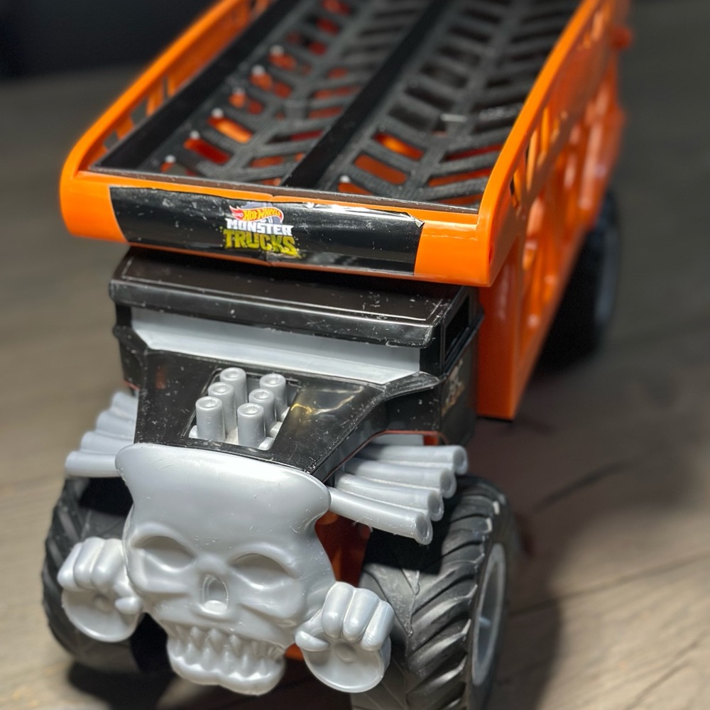 Hot Wheels Monster Trucks Trailer
